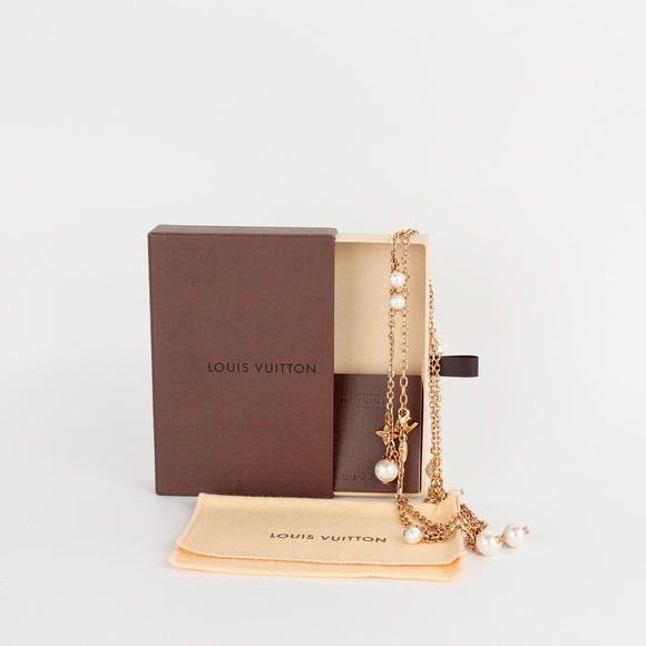 LOUISE VUITTON CHARMY PEAL LONG NECK LACE - Picture 2 of 4